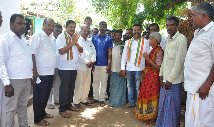 ಕಾಂಗ್ರೆಸ್ ಸರ್ಕಾರ ಗಿರಿಜನರ ಅಭಿವೃದ್ಧಿಗೆ ಹೆಚ್ಚಿನ ಒತ್ತನ್ನು ನೀಡಿದೆ: ಶಾಸಕ ಆರ್ ನರೇಂದ್ರ